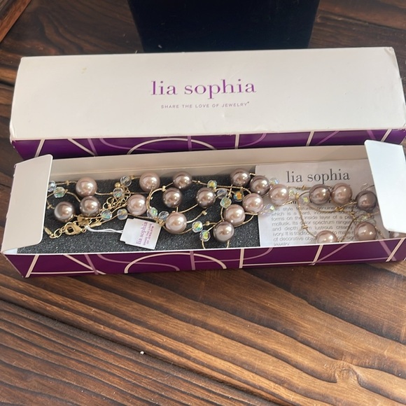 NWT Lia Sophia Gold Multi-Strand Necklace with Mother of Pearl Layered Design - Picture 5 of 5